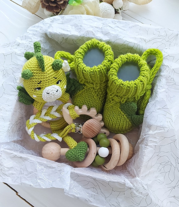 Dragon baby gift set Pregnancy gift box Newborn gift basket Crochet Dragon baby rattle toy & booties New mom gift Green Baby shower gift set