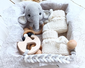 Elephant baby shower gift set for Expecting perents Gender neutral baby gift box for newborn Welcome baby basket Natural New baby gift set