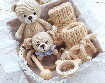 Newborn gift box Baby Boy gift basket Its a Boy pregnancy gift set Expectant mom gift Unique Baby Boy shower gift Bear baby toy booties