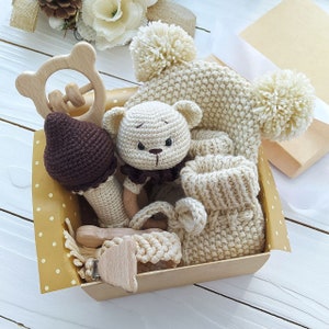 Bear baby gift set Woodland baby shower gift basket for newborn Gender Neutral baby gift box for new mom Crochet Handmade Welcome baby gift