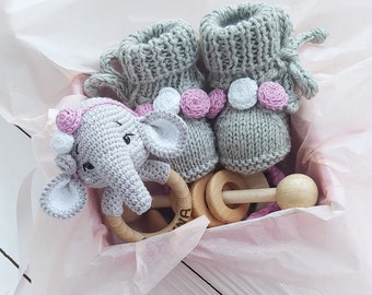Baby-Mädchen Geschenk Einzigartige Baby-Geschenkbox Baby-Geschenkkorb Elefant Spielzeug & Booties Set Personalisierte Neugeborenen-Geschenk