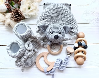 Set de regalo para bebé lobo Caja de regalo para embarazadas Regalo para mamá primeriza Set de regalo para baby shower Cesta de regalo para recién nacidos Set de primer juguete y patucos para bebé lobo de ganchillo