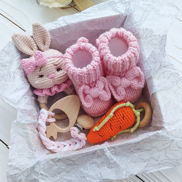 Baby girl First Easter gift with Bunny rattle & booties set, Crochet Carrot rattle toy, Girl Easter basket stuffers, Newborn Easter gift box