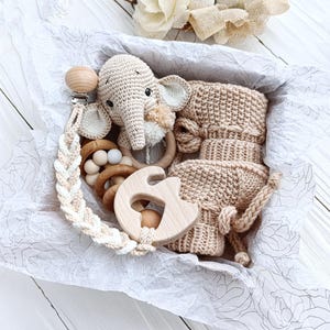 Elefant Baby Geschenk Set Schwangerschaft Geschenkbox Neugeborener Geschenkkorb Elefant Babyrassel Spielzeug & Booties Set Geschlechtsneutral Erwartete Mutter Geschenk