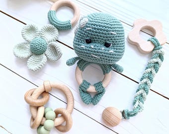 Turtle baby girl gift box Newborn girl gift basket with Handmade plushie toy set Ocean theme baby nursery Eco friendly baby toys