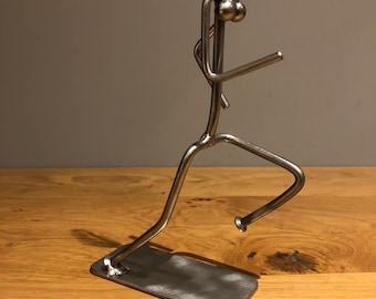 Atleta corredora, corredora femenina, escultura de metal, maratón, triatlón, arte fitness, regalo para corredores