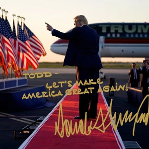 Personalized/Customized President Donald Trump Gold Autographed 8x10 Photo - FREE SHIPPING!