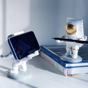 Astronaut Phone Stand Pen Holder-Cute Resin Spaceman Tablet Ipad Holder-Adorable Eyeglass Stand for Desk-Glasses Display Shelf