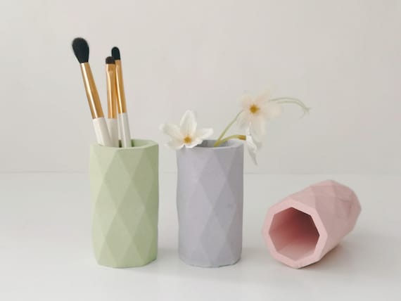 Geometric Jesmonite Makeup Brush Holder-Jesmonite Pencil Pot- Pink Purple Green Pen Cup-Toothbrush Holder-Modern Desk Accessories