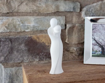 Mom Hug Baby Sculpture Mother's Day Gift-Mom Embrace Child Love Statue-Mother Kid Figurine Newborn Gift