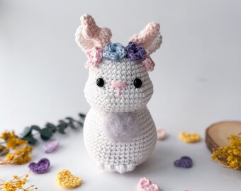 Modello all'uncinetto di Jackie il Jackalope