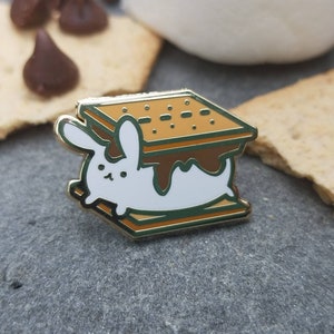 S&#39;mores Marshmallow Bunny Twarda emaliowana szpilka