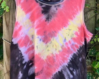 V ist für Sieg: Tie-Dye