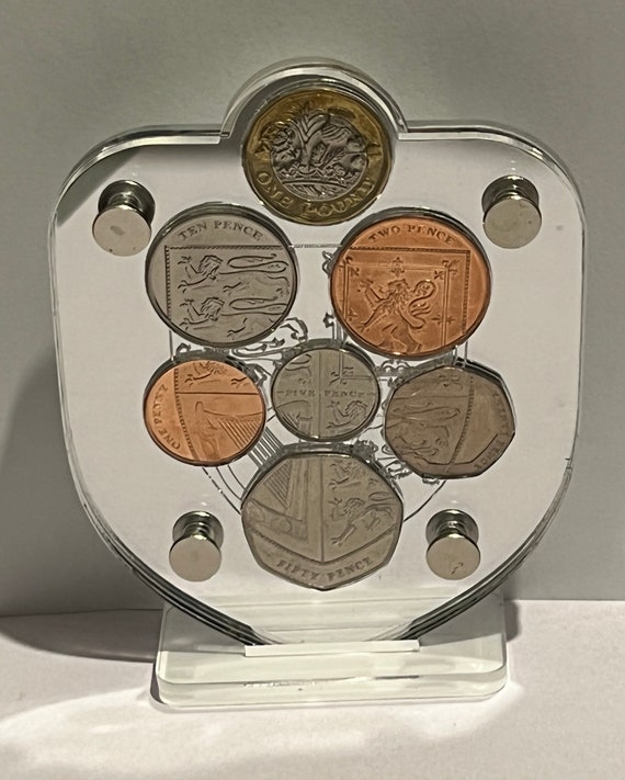 Royal Shield British Coin Display Holder – Numismatic Gift For UK Coin Collectors, 50p