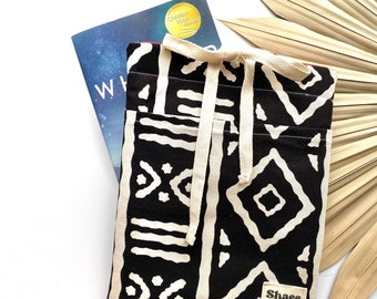Black and White Mud Cloth Print Book Sleeve with Closure