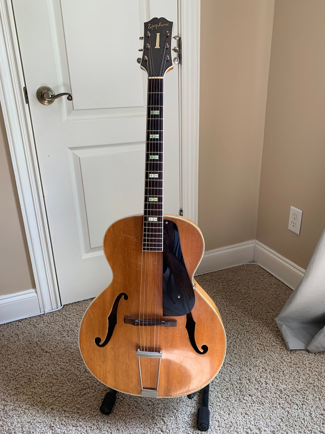 Vintage 1947 Epiphone Spartan Acoustic Guitar: NYC Made Hollow Vintage 1947 Epiphone Spartan Acoustic Guitar: NYC Made Hollow