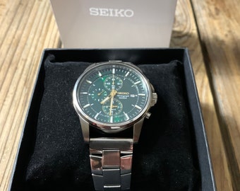 NOS Seiko 7T62 Chronograph Alarm Watch: Iridescent Green Dial
