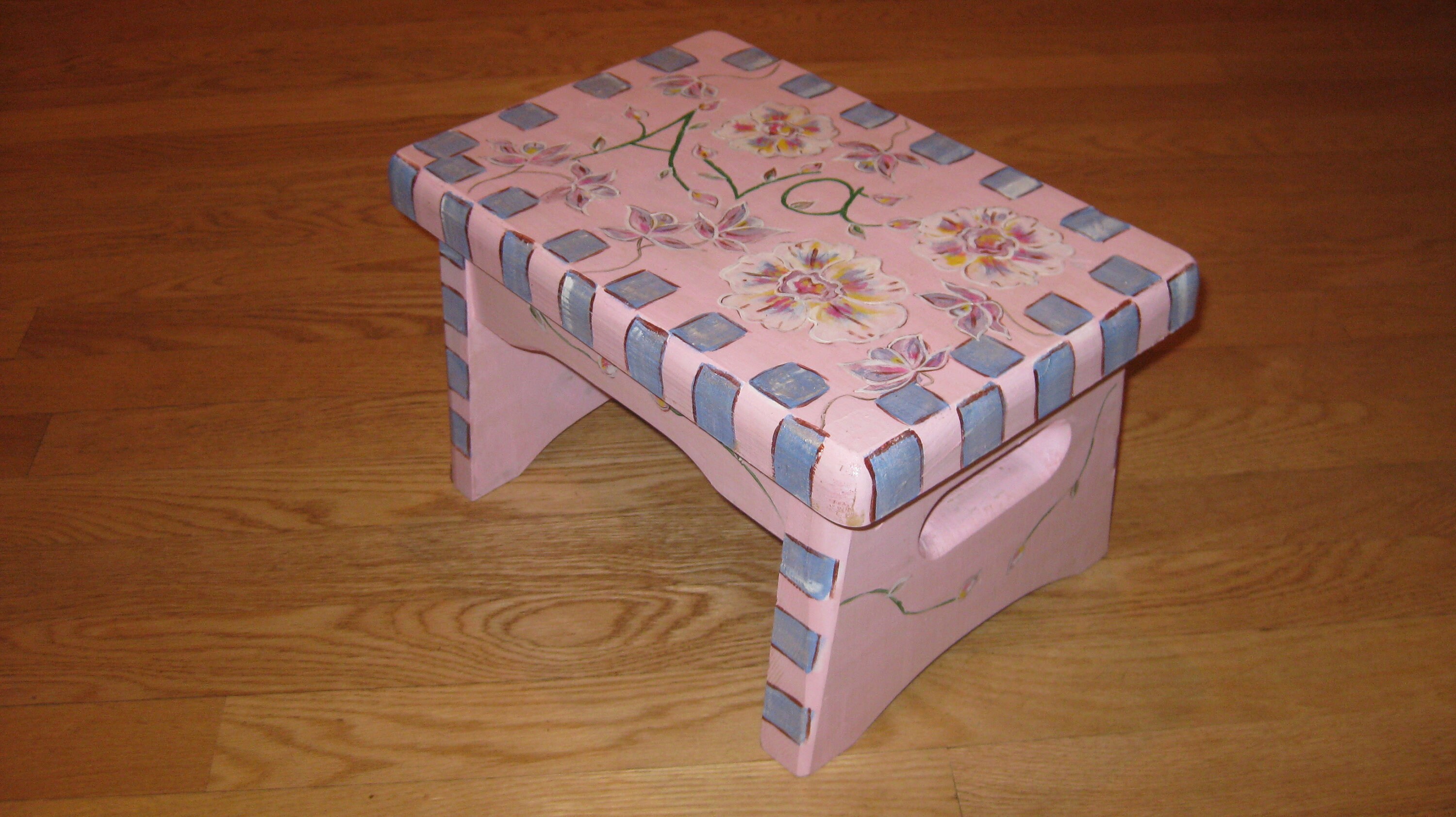 Child's Step Stool With a Hand Painted Floral Motif Etsy Denmark