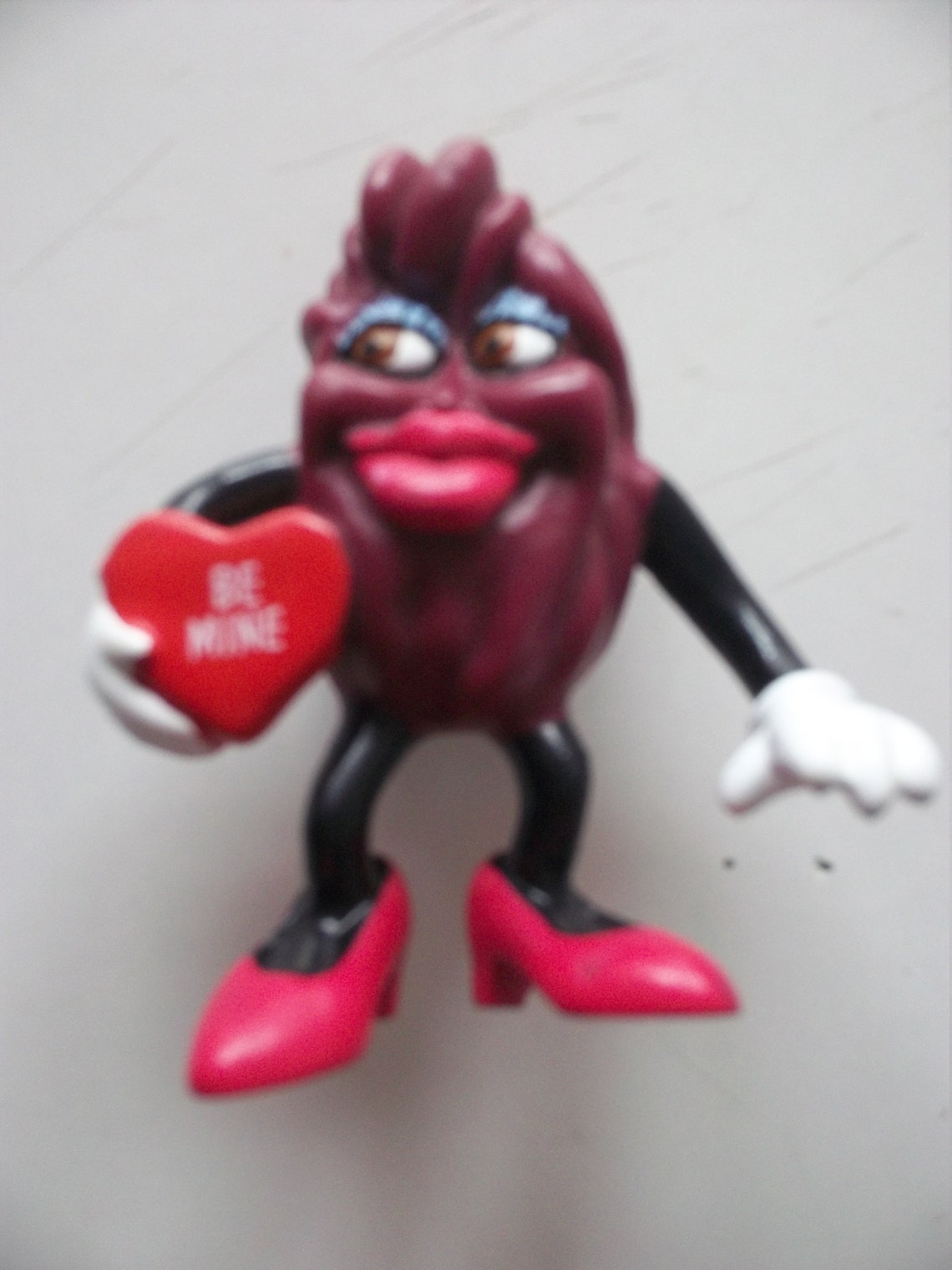 California raisin valentine girl 1988. Etsy