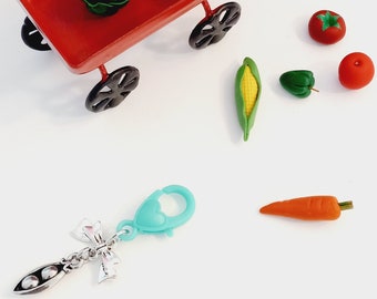 Fun 3D Pea Pod Keychain, Two Peas in a Pod, Green Silver, Cute Vegetable Key chain, Enameled, BFF Keyring, Bag Dangle, worksofartbysusan