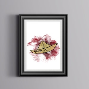 Könnte beinhalten: Ein Aquarellbild eines Papierboots mit den Worten "SS Georgie" darauf. Das Boot schwimmt auf einem roten und braunen Aquarellhintergrund.