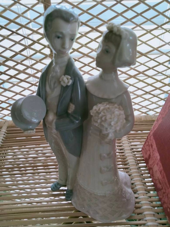 Vintage Lladro Porcelain Figurine, Bride And Groom - image 3