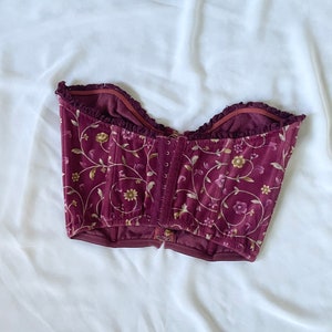 Vintage burgundy floral velvet bustier, corset lacing, cottage core style, size M-L, 36C image 5