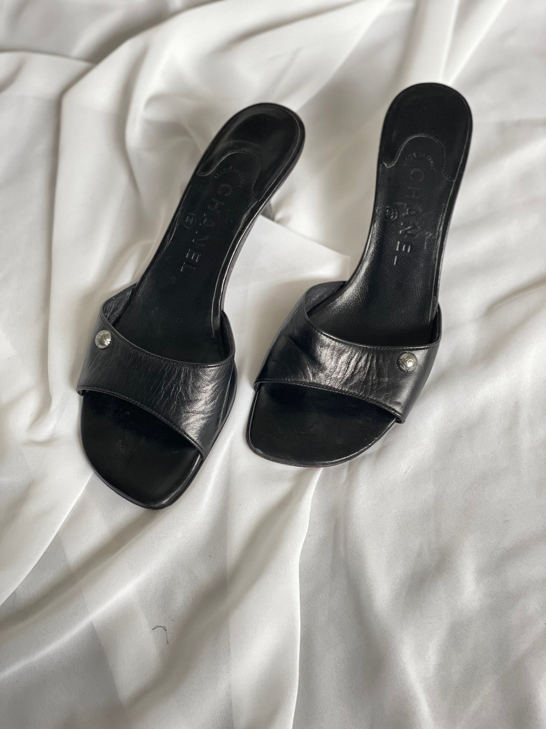 Chanel - Authenticated Mules - Leather Black Plain for Women, Never Worn, with Tag