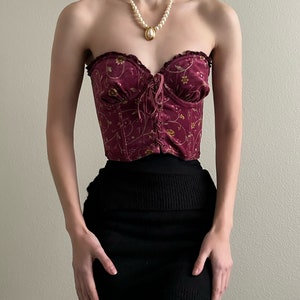 Vintage burgundy floral velvet bustier, corset lacing, cottage core style, size M-L, 36C image 2