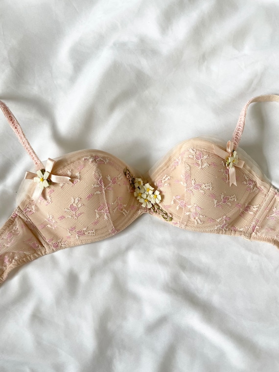 Victoria's Secret Bra size 34B  Bra sizes, Yellow bra, Vs pink bras