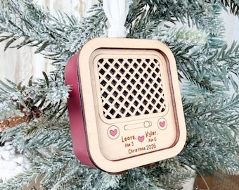 Adorno navideño personalizado con grabación de voz Little Voice Keepsake™ - Regalo ideal para padres, abuelos y baby shower.