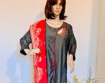 Dark gray linen silk kurta with stylish neck design three quarter sleeves red linen silk Dupatta weaving work and gray piping size 40