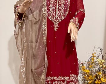 Kastanjebruine chiffon Kurti Sarara-set: parelpailletten Zari Work, maat 42-44