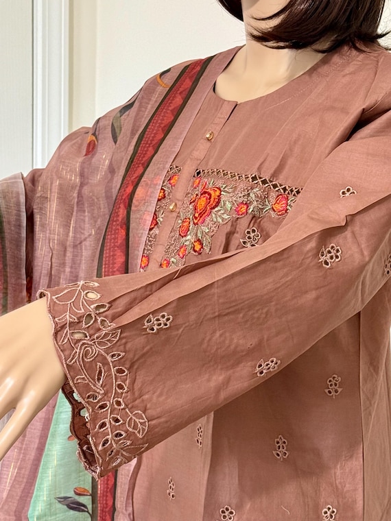 Brown Cotton Kurti Set: Thread Embroidery, Cut Work, Printed Dupatta (Size 42"44")