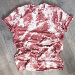 Bleached T-shirt. Fall clay bleached Tee. Distressed Tee. Women&#39;s bleached tee. Reverse tie Dye. Popular bleached shirt. Acid wash shirt.