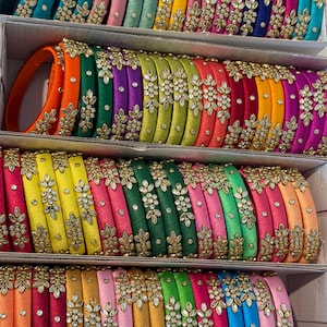 Handmade Silk Thread Bangles | Indian Wedding Jewelry | Saree Accessories | Bridal Bangles | Festive Gift for Her | Kundan Bangles 画像 14