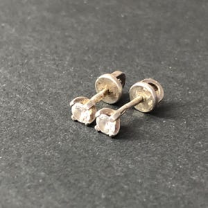 Vintage Pair of 925 Sterling Silver Earrings