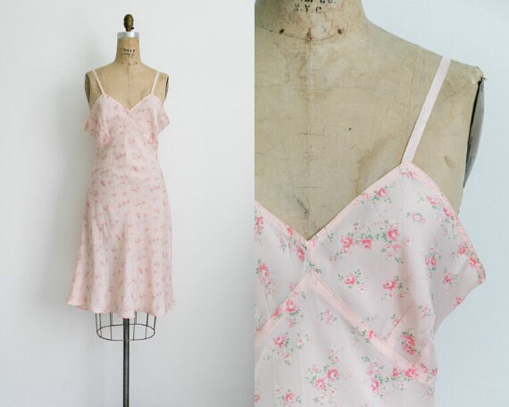 Vintage 40s pink floral slip