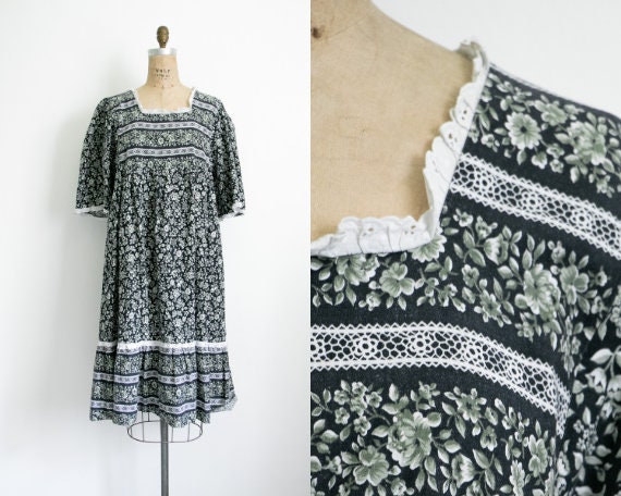 Vintage dark floral smock dress