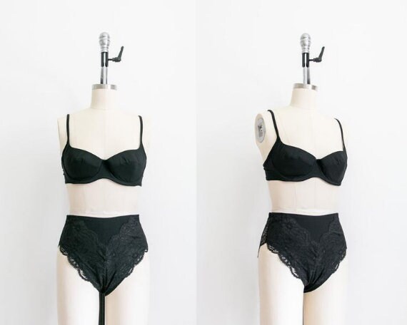 Vintage La Perla knickers and bra set / 40A 38B 36