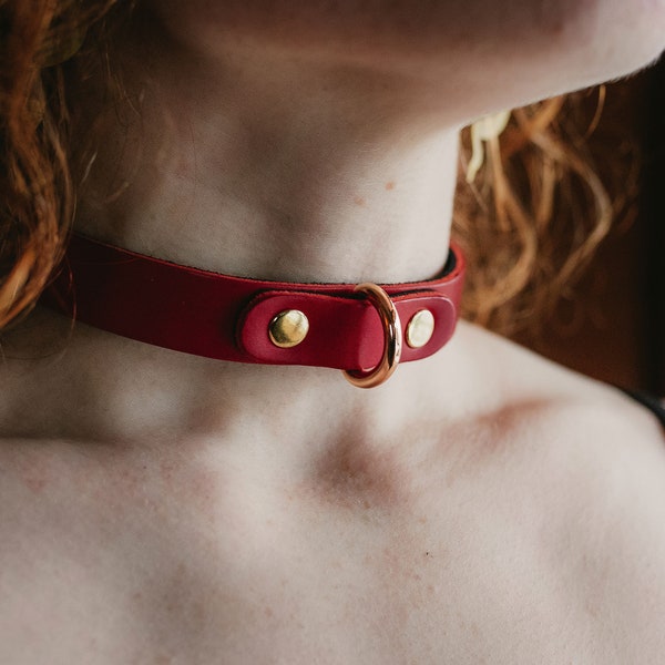 BDSM Day Collar "Mona", Red Leather DDlg Collar 0.75", Kitten Play Choker, Submissive Choker, No Stitching