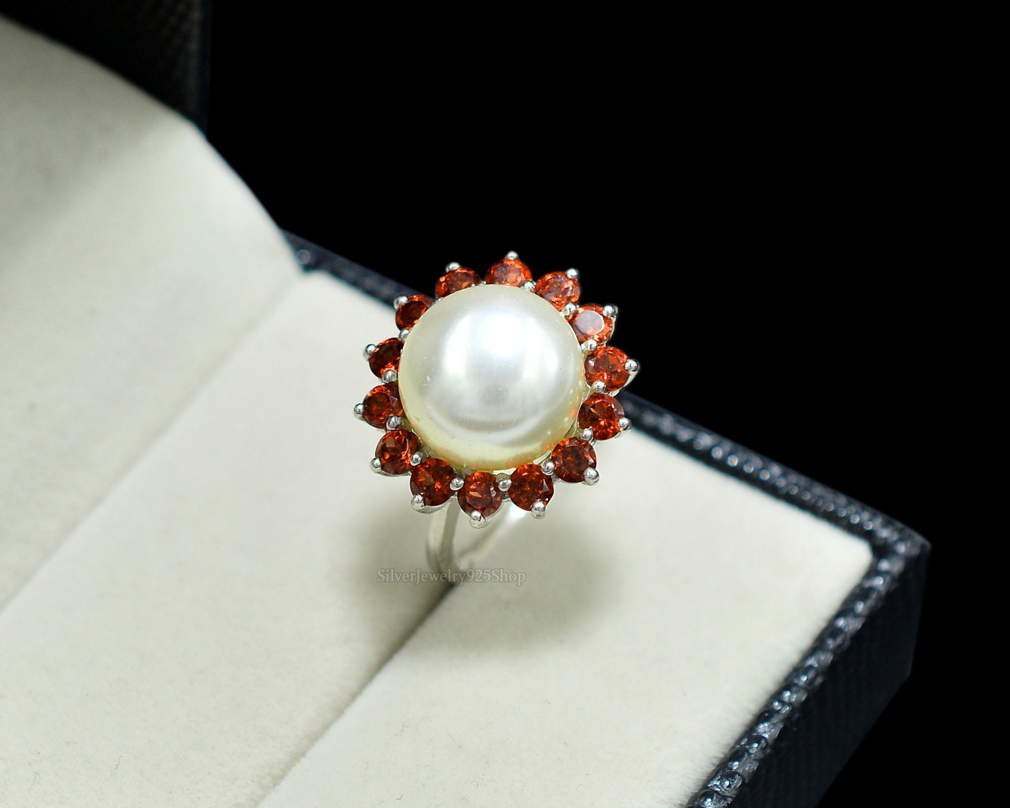 Garnet mothers deals ring