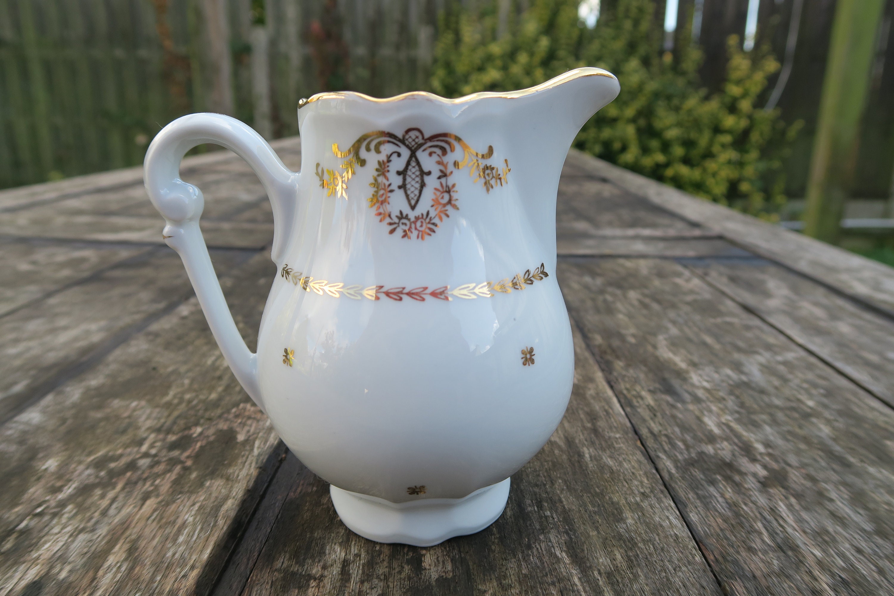 Pot à Lait et Crème Pichet Porcelaine Du Berry Blanc Or