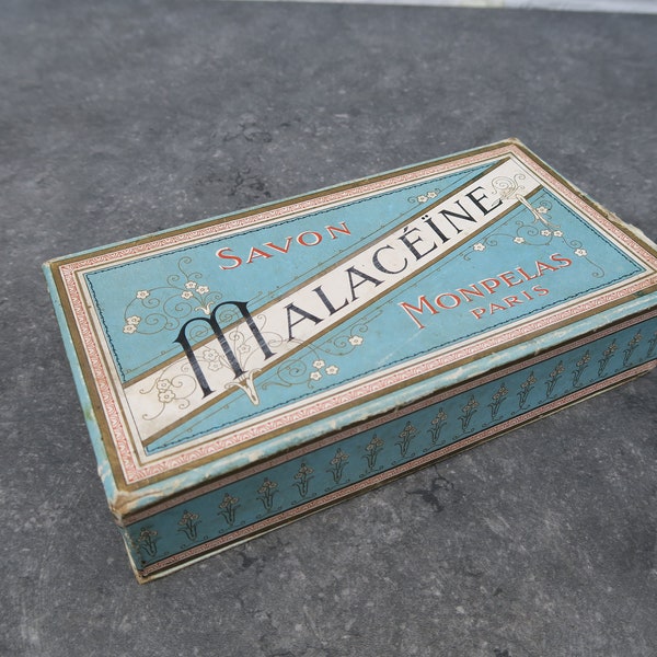 Ancienne boite à savon en carton Parfumerie "Malacéïne Monpelas Paris"