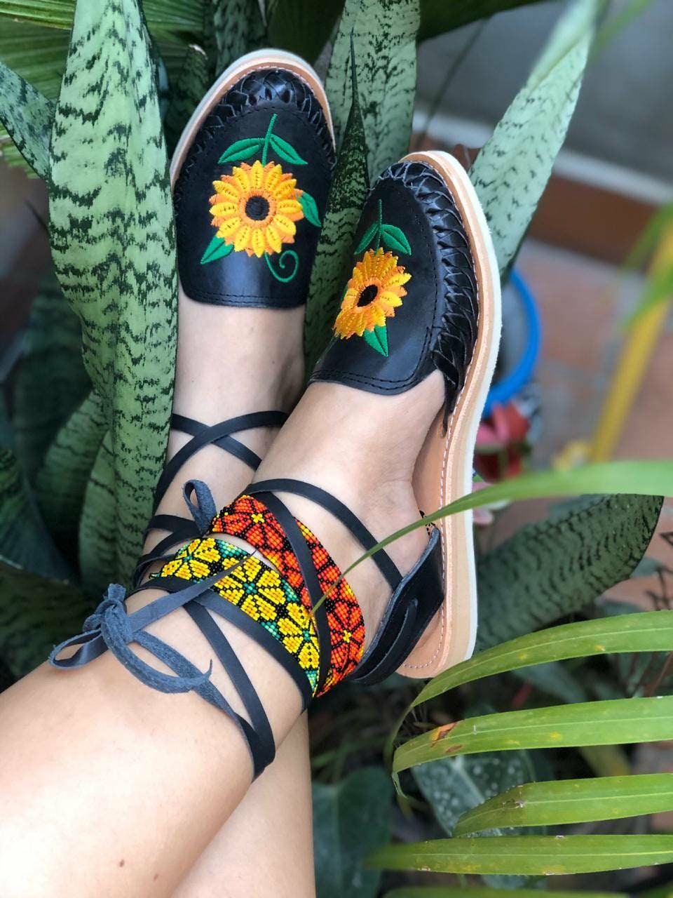 huaraches with sunflower