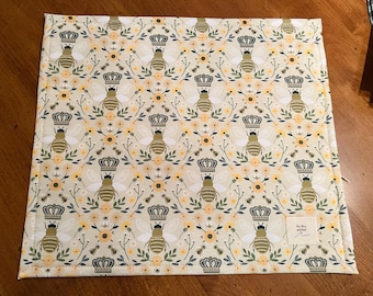 Queen Bee Vinyl Front Project Bag