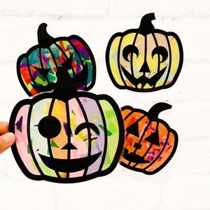 Fall pumpkins activity for kids and preschoolers, paper crafts for autumn or Halloween party, tissue paper fine motor activity for toddlers