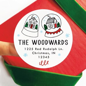 Gepersonaliseerde kerstretouradresstickers, gedrukte kerstkaart envelopzegels, aangepast cadeaulabel handgetekende gezellige wintersneeuwbollen