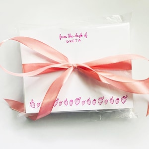 Ensemble de papeterie personnalisé aux fraises, cartes de correspondance pour filles, remerciement pour la fête de naissance des baies, cadeaux pour les filles, cartes de premier anniversaire de baies