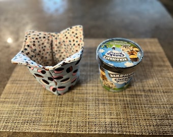 Ice cream pint cozy, pint ice cream holder, cold and hot food holder, insulated pint ice cream holder, unique gift